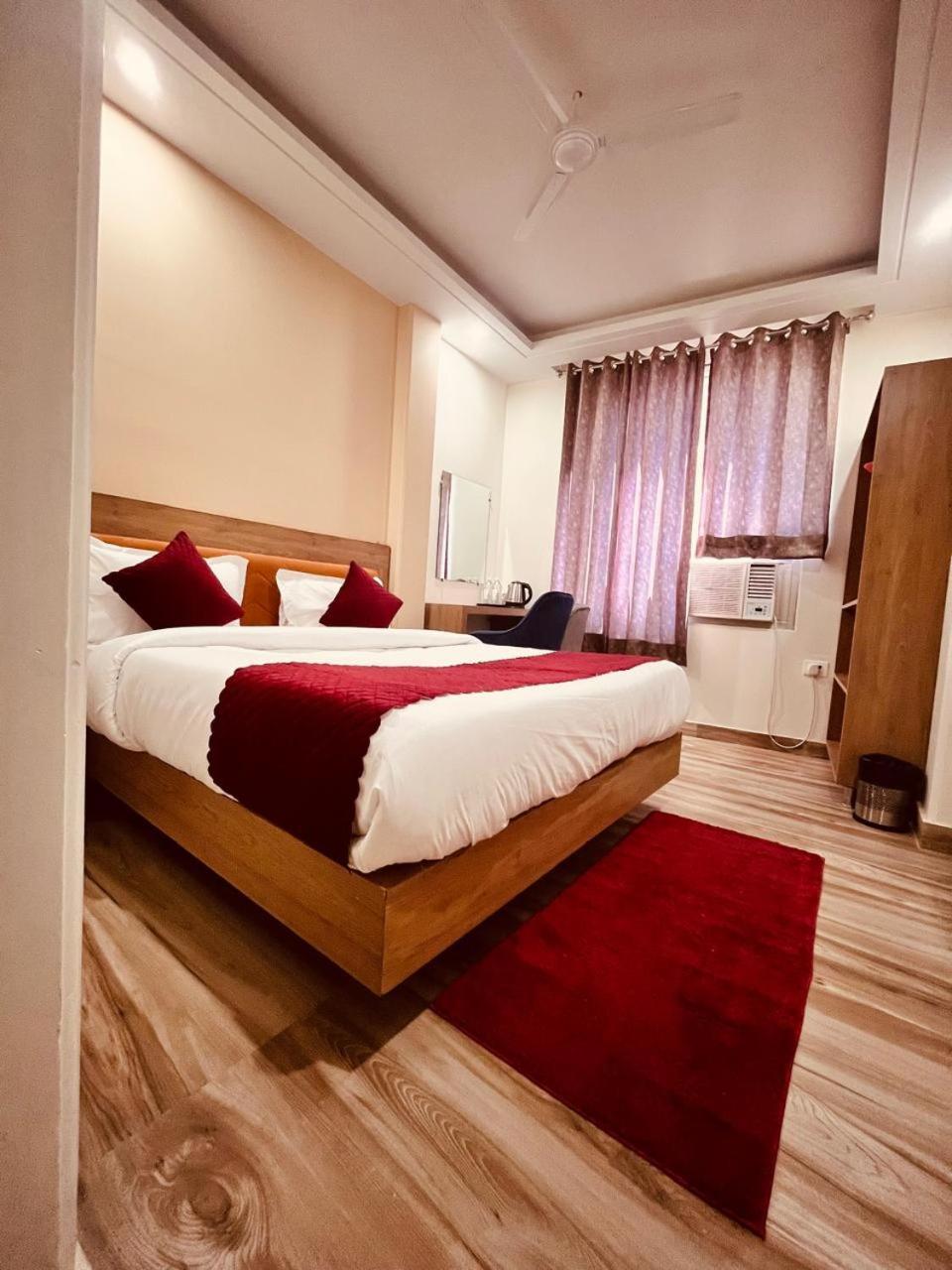 Hotel The Rise At Delhi Airport