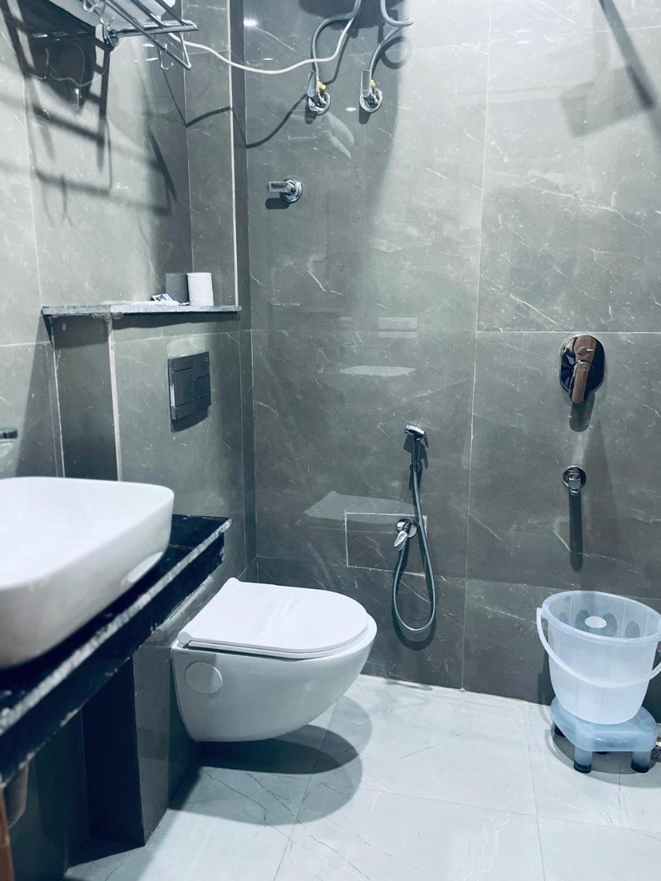 Hotel The Rise At Delhi Airport 3*