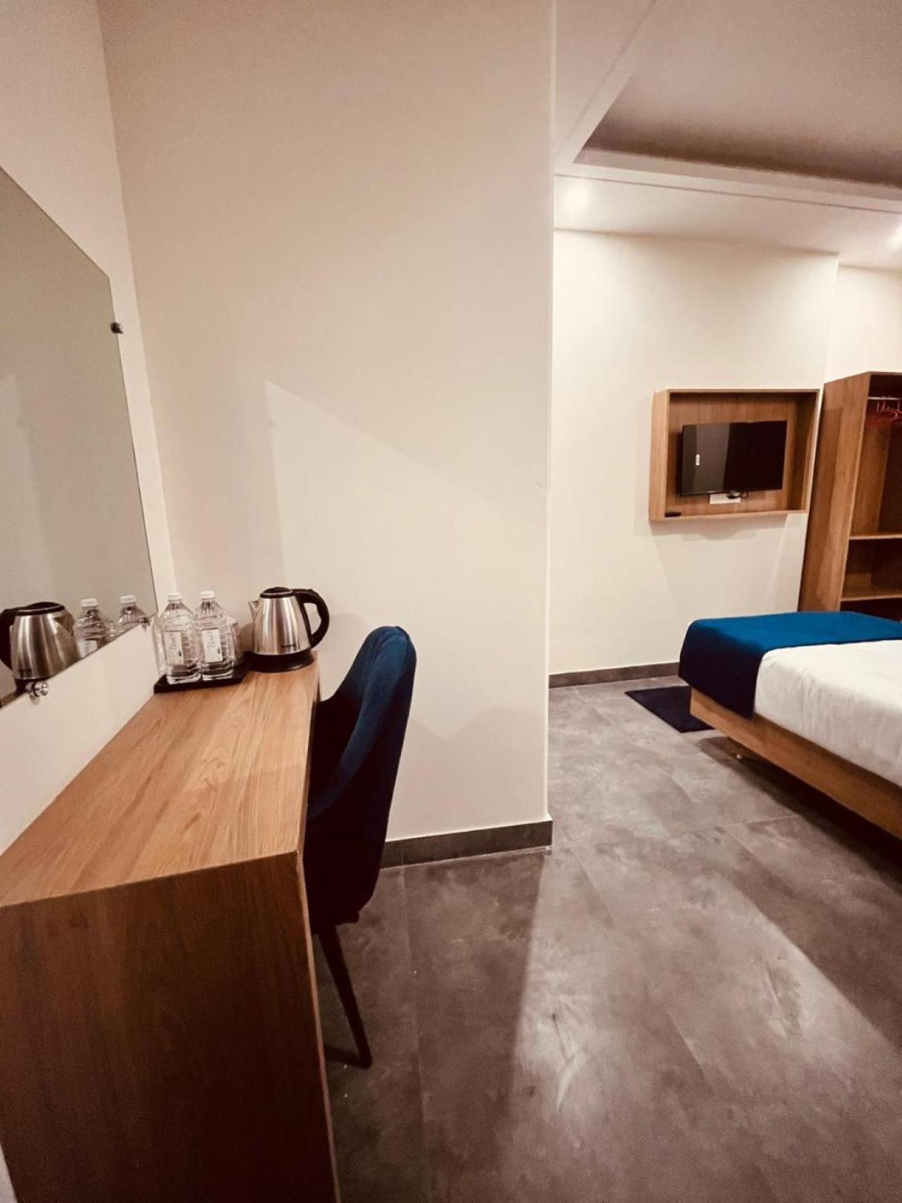 Hotel The Rise At Delhi Airport