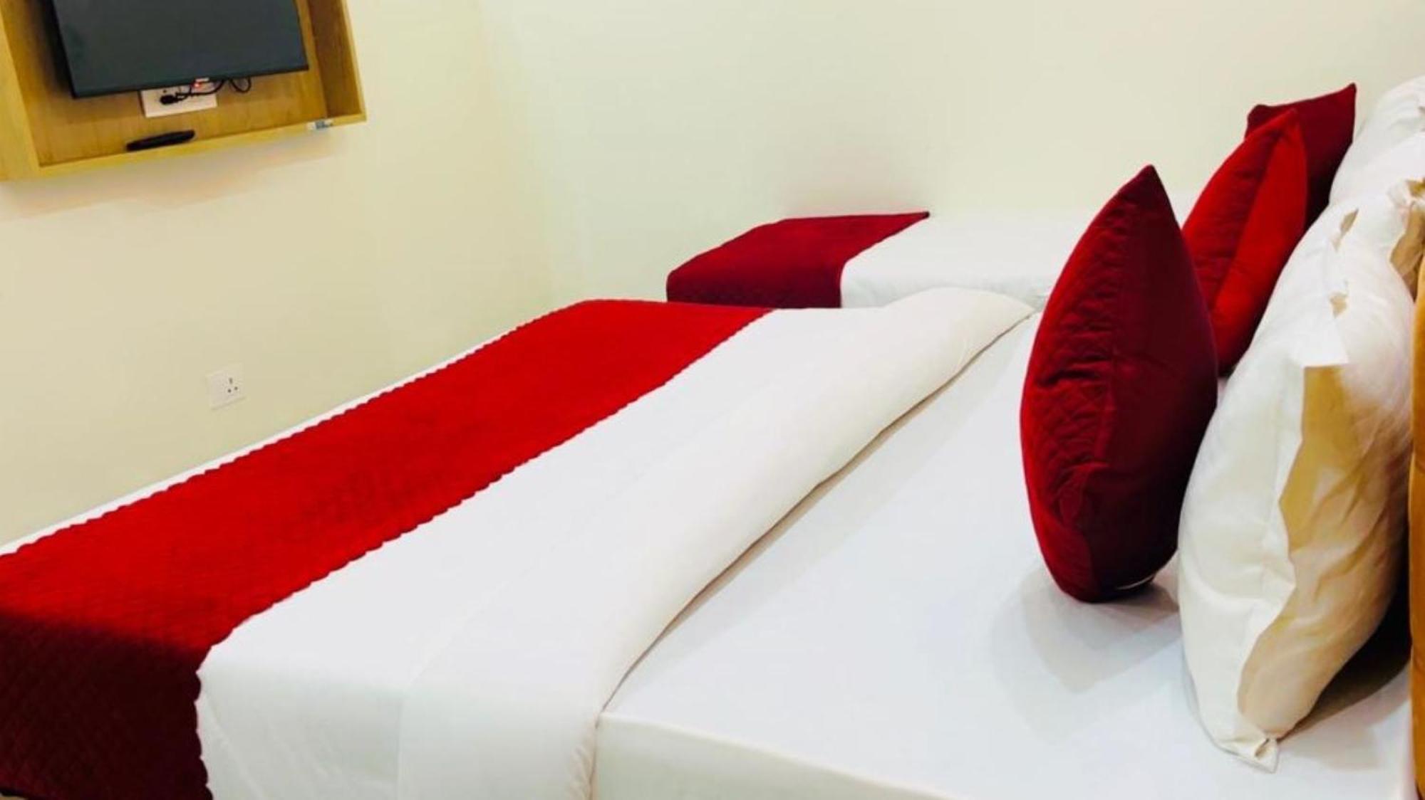 Hotel The Rise At Delhi Airport New Delhi