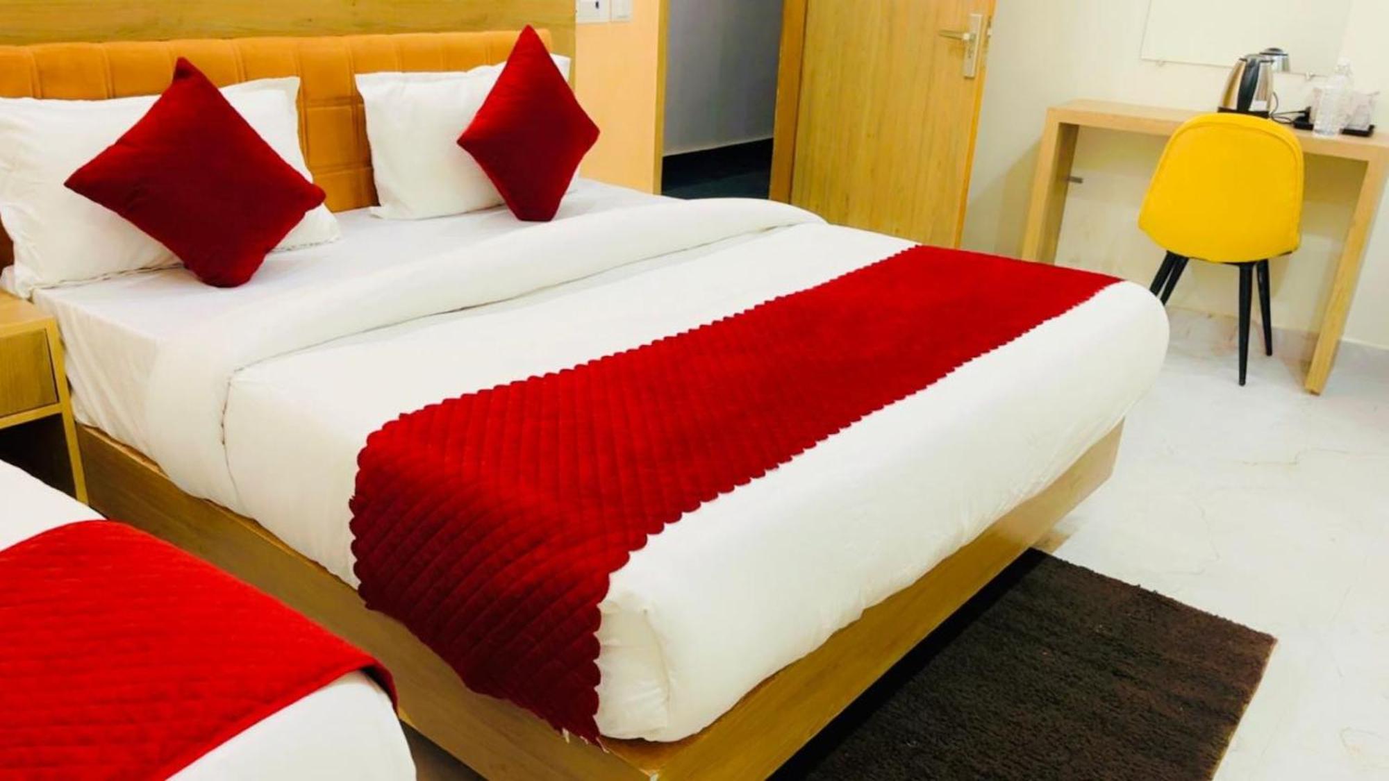 The Rise At Delhi Airport Hotel 3*