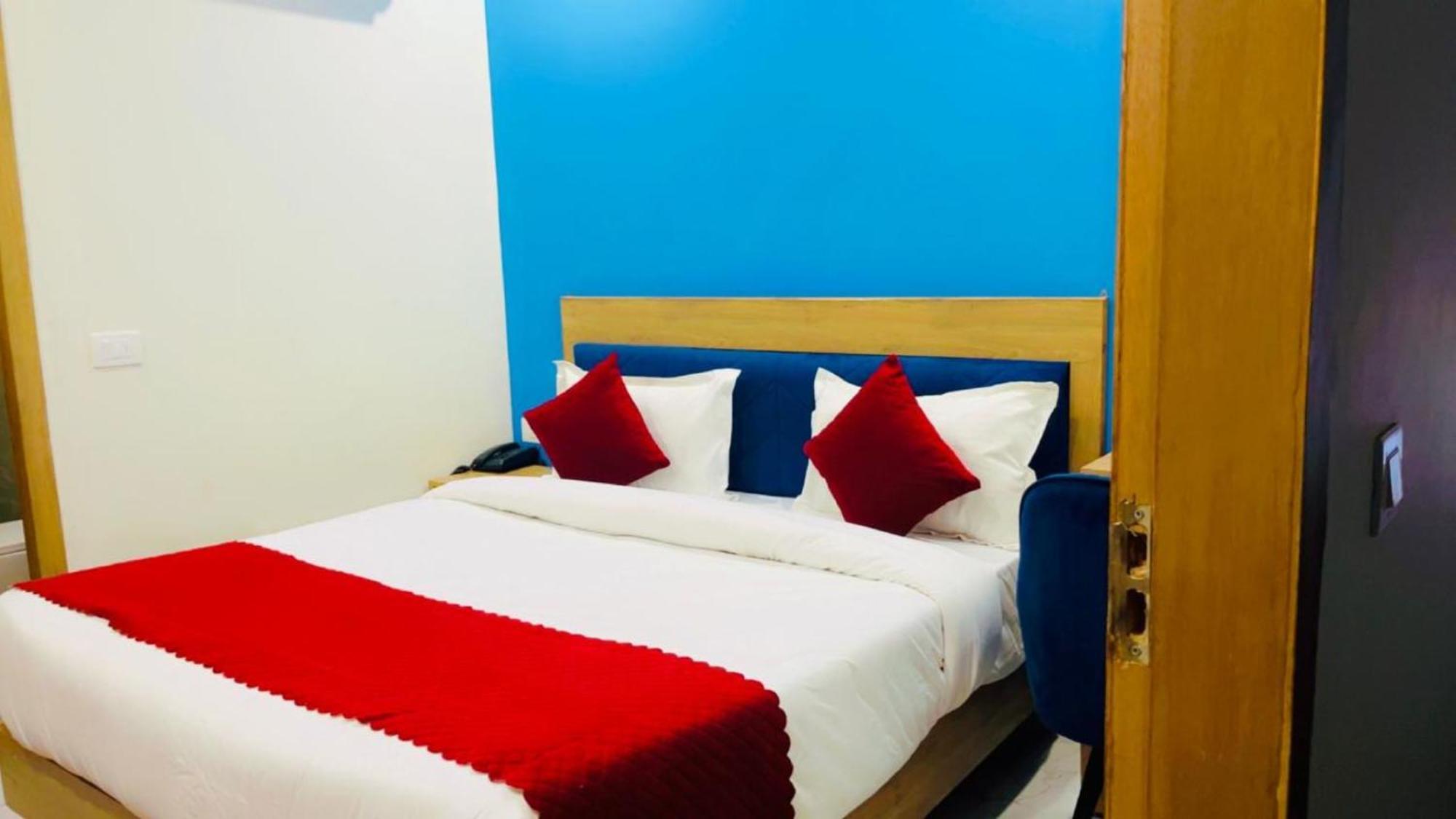 Hotel The Rise At Delhi Airport New Delhi